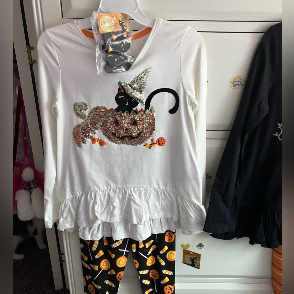 NWT Girl’s Halloween 2 piece Outfit